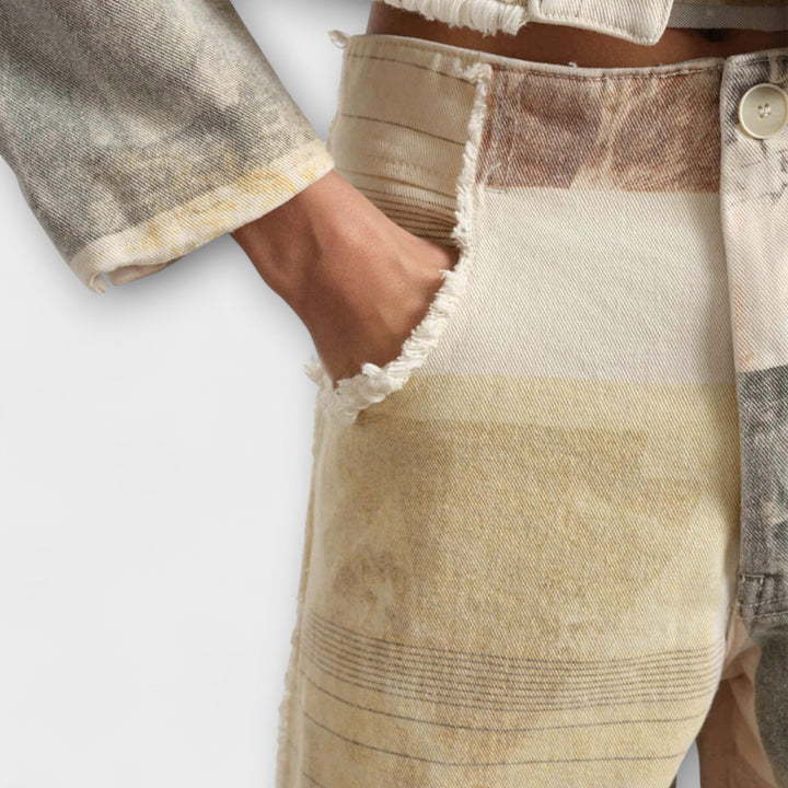 Delfina Rosa™ | Jeans a gamba larga stampate con un tocco vintage